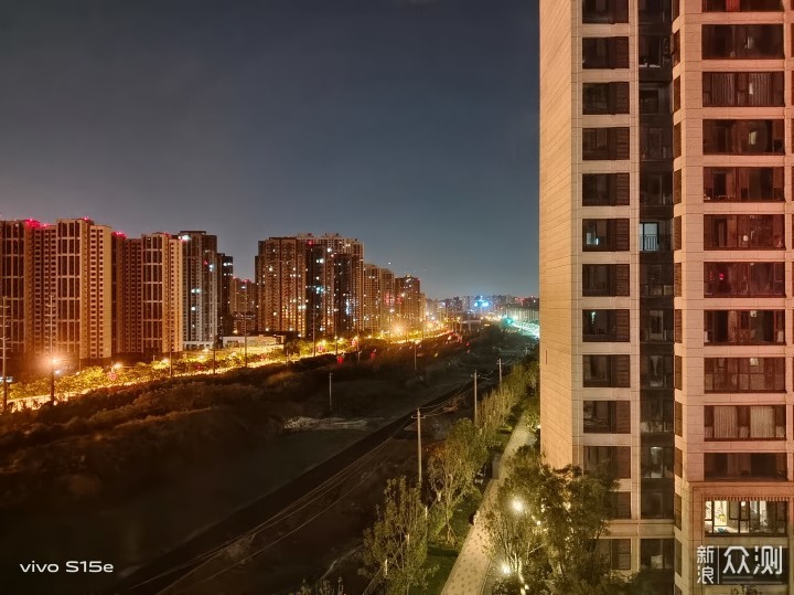 高跑分、大内存，vivo S15e性能颜值打破行规_新浪众测