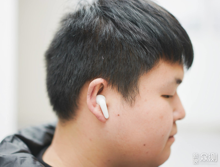 小耳机、大声音，左点智能助听器评测     _新浪众测