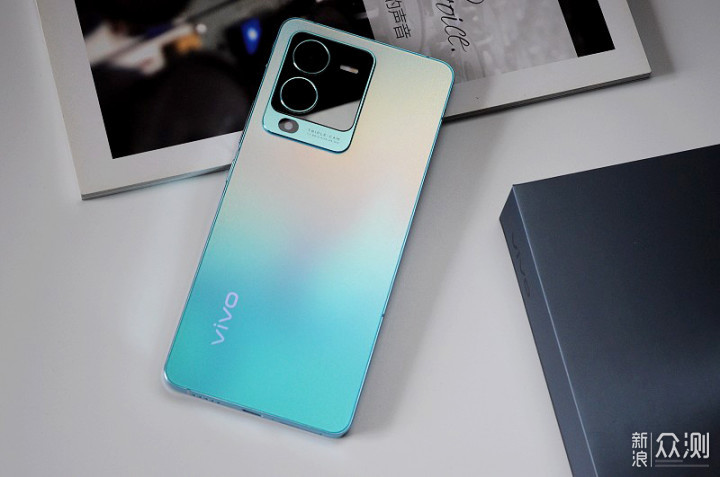 开箱简评：惊艳的vivo S15盛夏版_新浪众测