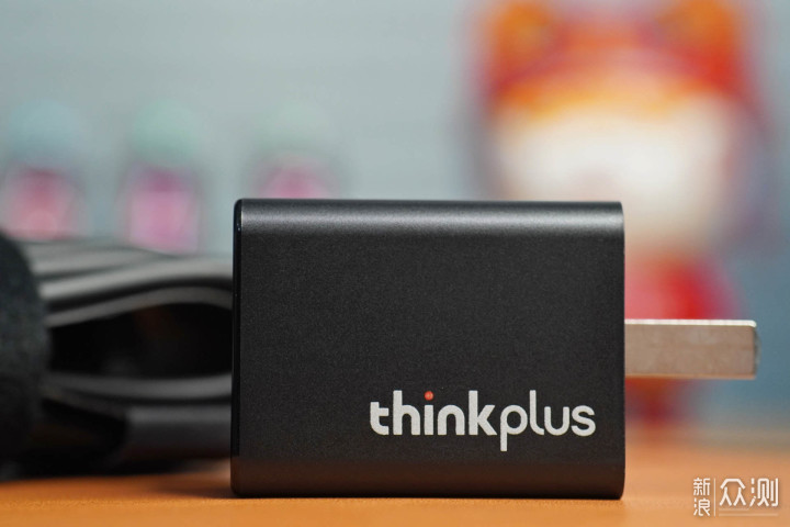 混合办公好物——thinkplus口红电源Nano 65W_新浪众测