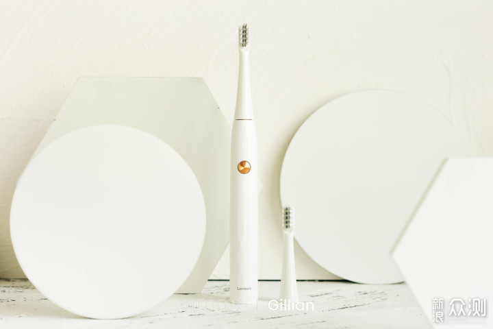 超轻的电动牙刷，联想电动牙刷A2_新浪众测