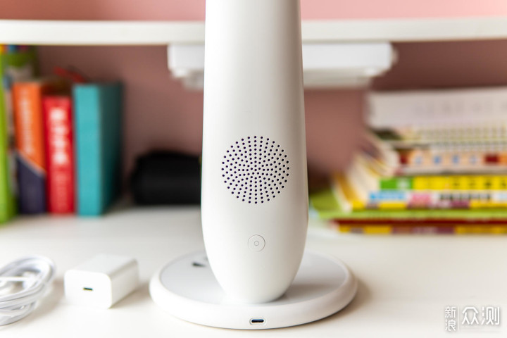 有道智能学习灯:是智能护眼灯,也是学习助手_新浪众测