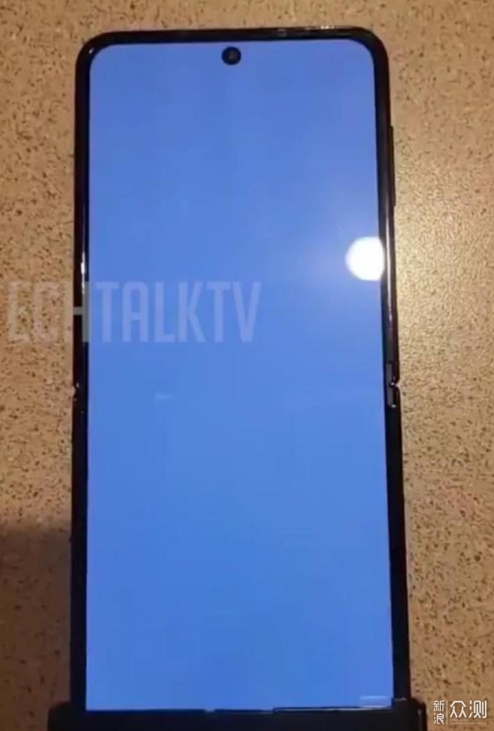 三星Galaxy Z Flip4曝光，屏幕方面有优化_新浪众测