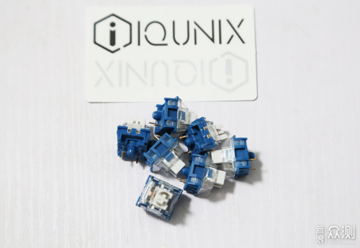 IQUNIX OG80虫洞无线三模机械键盘测评_新浪众测
