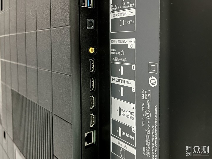 家庭影院搭建中，HDMI 2.1视频线怎么选？_新浪众测