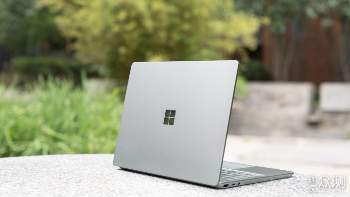 全新微软 Surface Laptop Go 2值得入手吗？_新浪众测