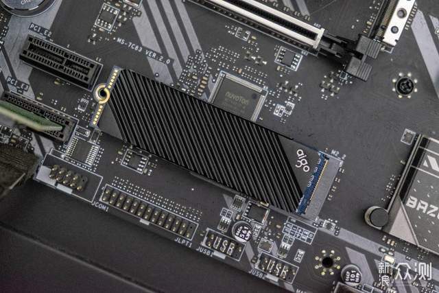国产品牌发力高端，aigo PCIe4.0旗舰SSD体验_新浪众测