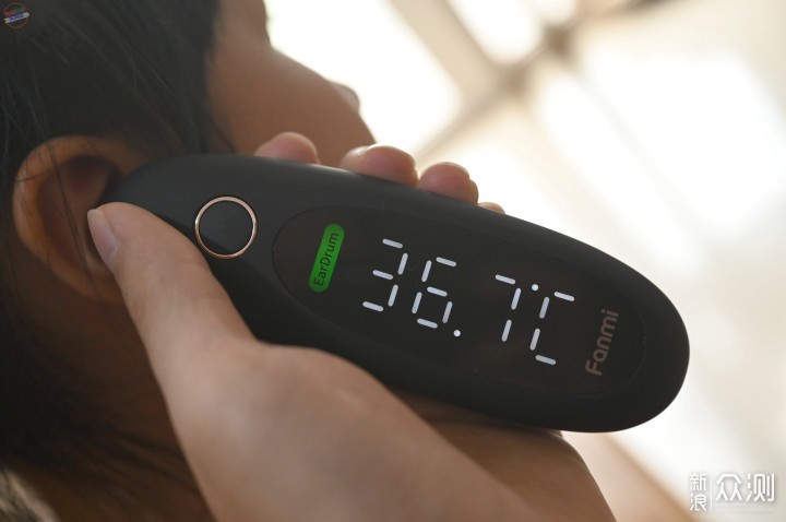 一秒完成精准测温，孩子睡觉时也能用_新浪众测
