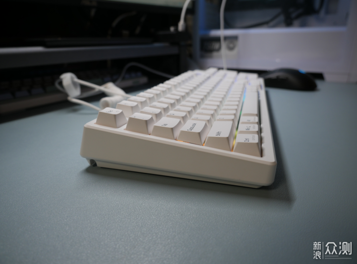 最便宜的成品Gasket键盘，魔咖ae98使用体验_新浪众测