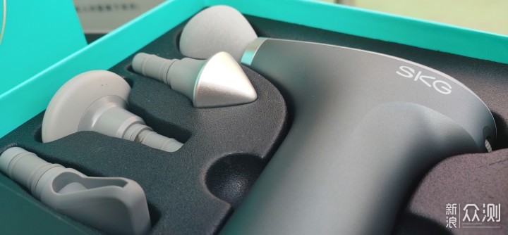 专属随身按摩师，SKG F7按摩筋膜枪初体验_新浪众测