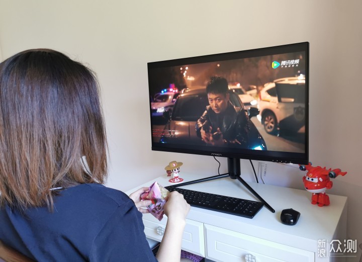 看32寸4K设计师显示器,如何还原生活的斑斓_新浪众测