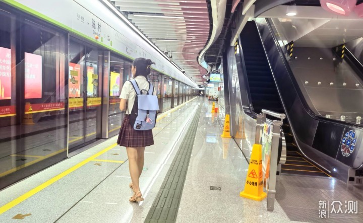 地平线8号MOMENT背包：轻巧式，通勤出街颜选_新浪众测