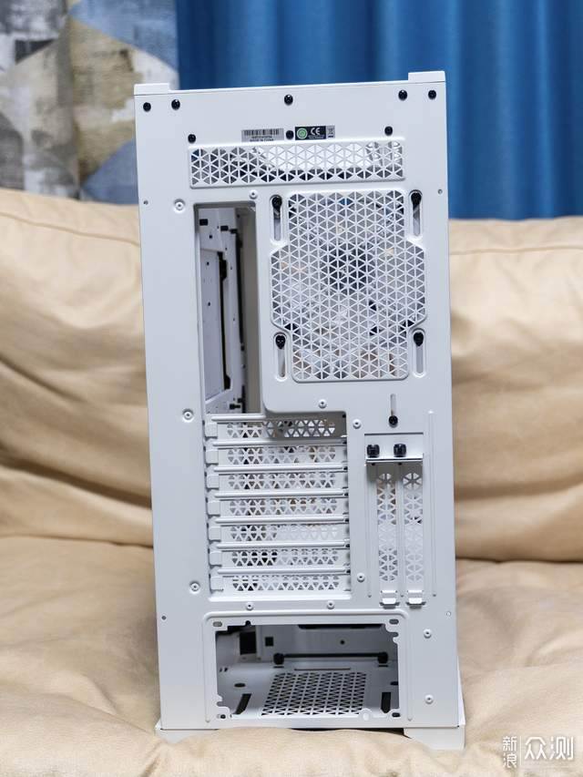 中塔机箱！美商海盗船5000X极地白机箱上手_新浪众测