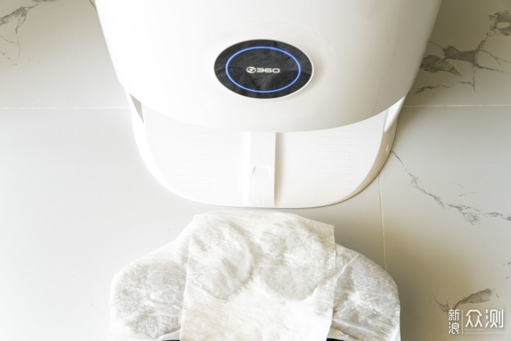 拖地技术哪家强？6款自清洁扫地机器人对比_新浪众测