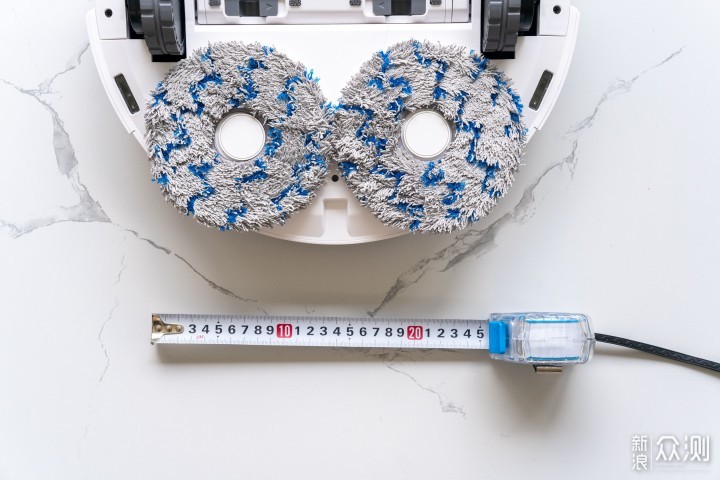 拖地技术哪家强？6款自清洁扫地机器人对比_新浪众测