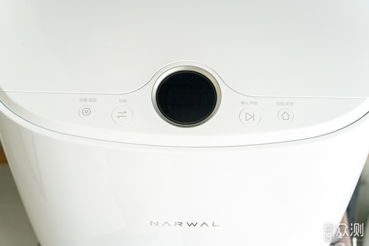 拖地技术哪家强？6款自清洁扫地机器人对比_新浪众测