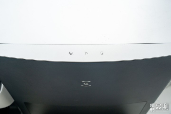 拖地技术哪家强？6款自清洁扫地机器人对比_新浪众测