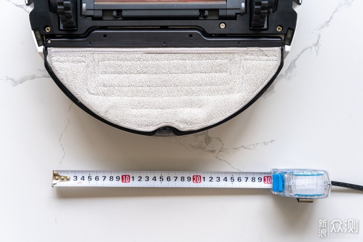 拖地技术哪家强？6款自清洁扫地机器人对比_新浪众测