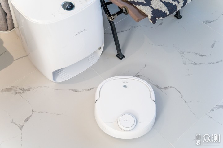 拖地技术哪家强？6款自清洁扫地机器人对比_新浪众测