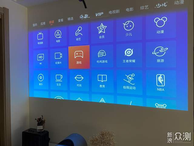 万元投影体验如何？慧示H3超短焦投影仪_新浪众测