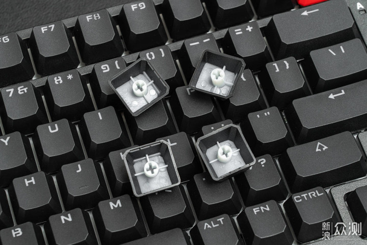 机械键盘新玩法：一把键盘如何自带3种轴体？_新浪众测