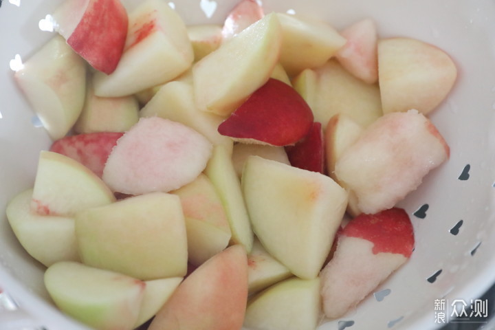 一到夏天，我家就爱这样吃桃子，香甜爽口_新浪众测