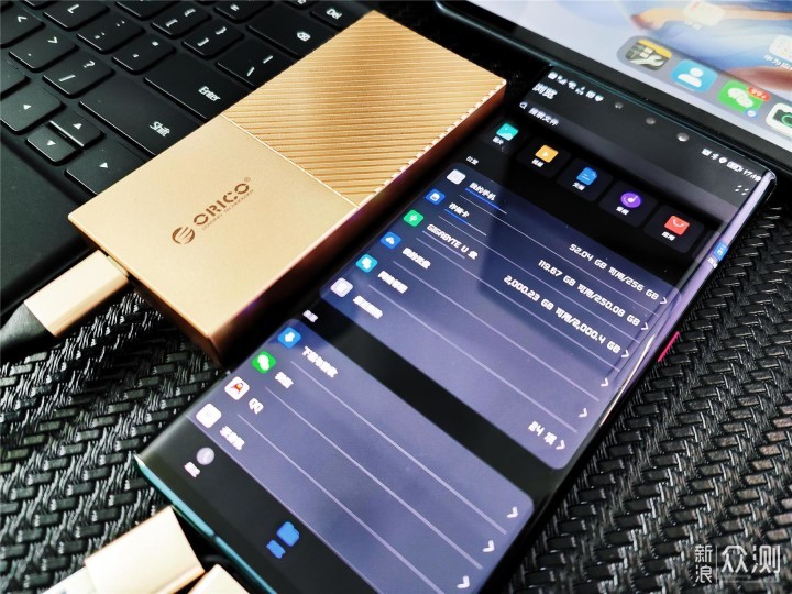 一秒3GB，奥睿科USB4移动固态硬盘盒评测_新浪众测