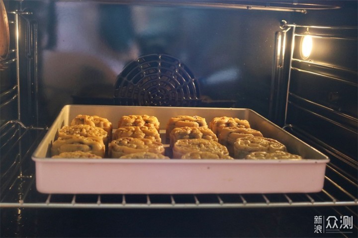 自制广式蛋黄月饼，材料真味道好，一次成功_新浪众测