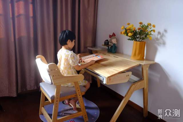 二孩爸爸，告诉你如何选购实木学习桌椅_新浪众测