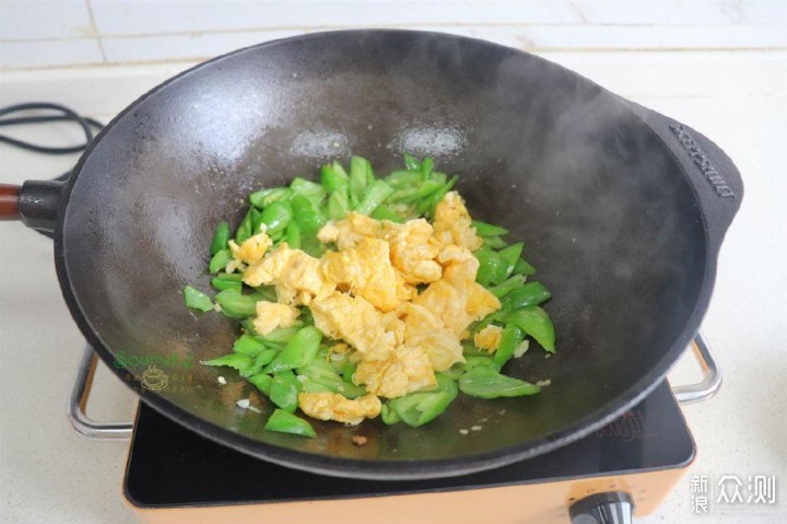 辣椒炒蛋，巨好吃！鸡蛋鲜嫩，微辣下饭_新浪众测