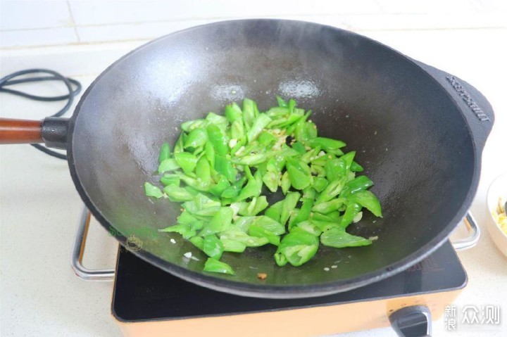 辣椒炒蛋，巨好吃！鸡蛋鲜嫩，微辣下饭_新浪众测