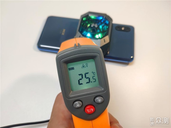 北通千机寒手机散热器——手机发热,快速降温_新浪众测