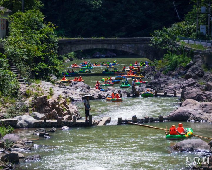 江浙沪周边漂流选择，龙王山峡谷漂流看一看啊_新浪众测