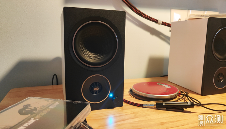 桌面级别的Hi-Fi音乐:PSB Alpha AM3书架音箱