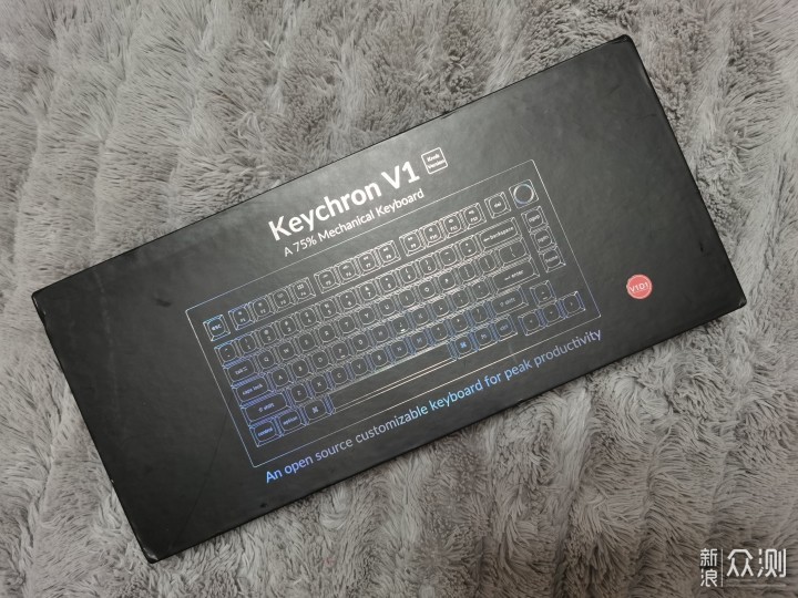 一把特别的机械键盘自带音量调节的KeychronV1_新浪众测
