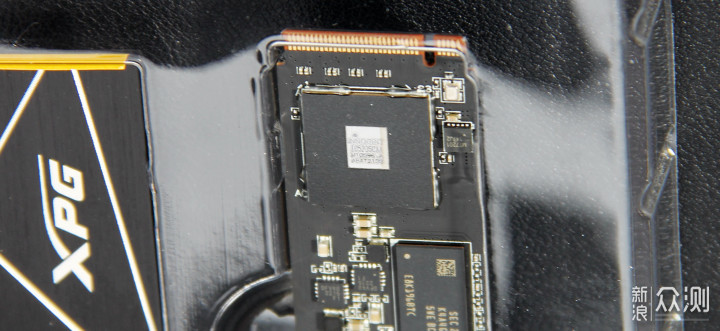 打造固态天花板,XPG-S70 Blade玩游戏次世代_新浪众测