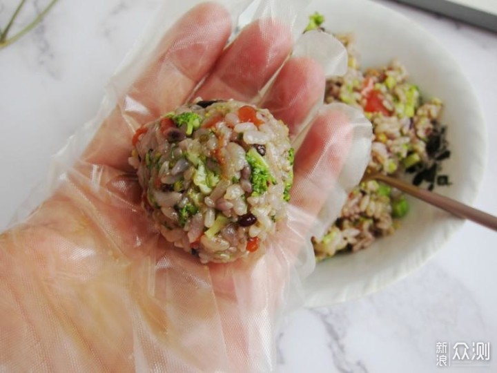 早餐是“养胃黄金期”建议;少吃油条_新浪众测