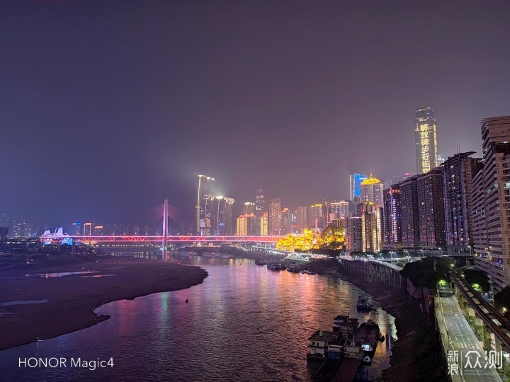 精彩长焦设计，荣耀Magic4洪崖洞夜景随拍_新浪众测