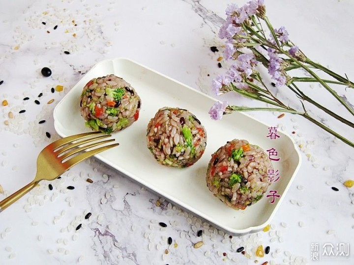 早餐是“养胃黄金期”建议;少吃油条_新浪众测