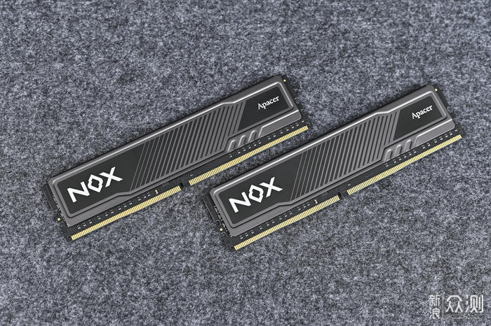 宇瞻 Apacer NOX DDR4 4000 内存开箱简测_新浪众测