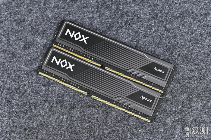 宇瞻 Apacer NOX DDR4 4000 内存开箱简测_新浪众测