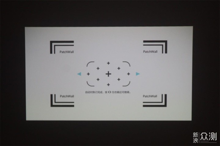 小米投影仪mini测评！装进背包里的移动影院_新浪众测