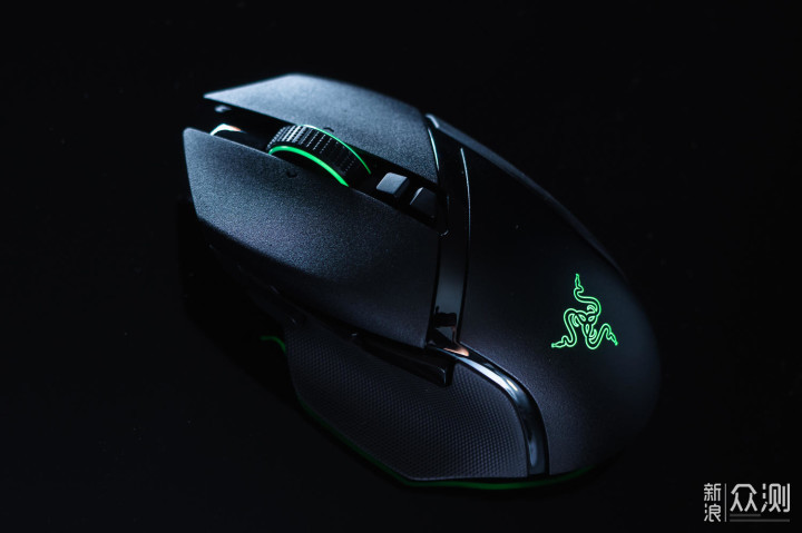 全能型旗舰鼠标:雷蛇 巴塞利斯蛇 V3专业版_新浪众测