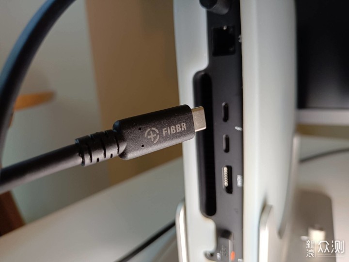 FIBBR菲伯尔USB4 Gen3全功能数据线好而不贵_新浪众测