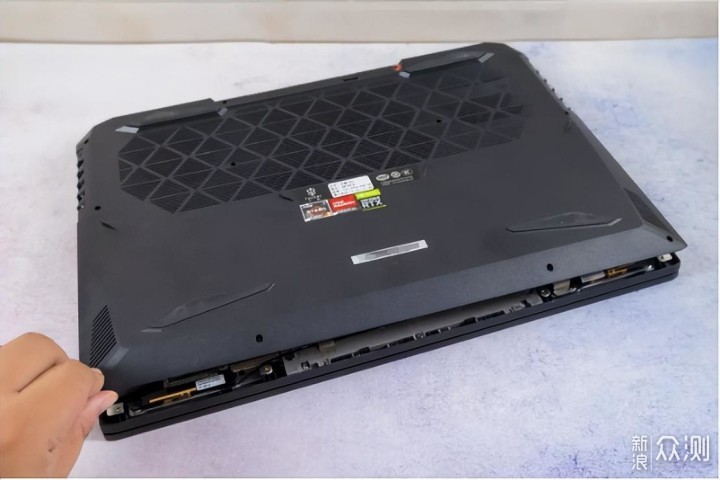 火影T9X笔记本内存和固态硬盘升级全过程_新浪众测