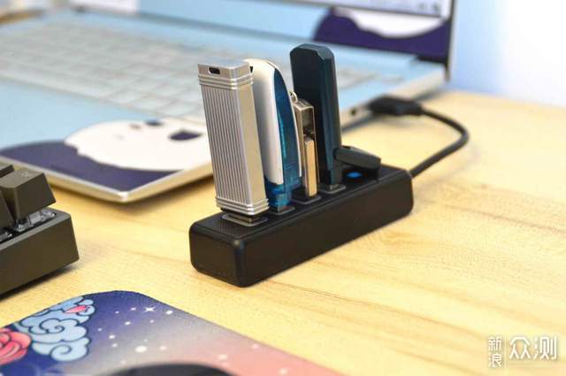 四口同读即插即用，奥睿科USB 3.0口袋集线器_新浪众测