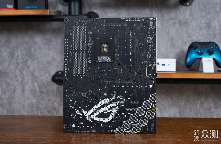 四代目新番，华硕 ROG STRIX Z790-A 吹雪体验_新浪众测