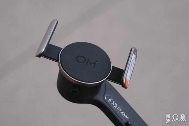操控简易，稳字当先，大疆Osmo Mobile 6评测_新浪众测