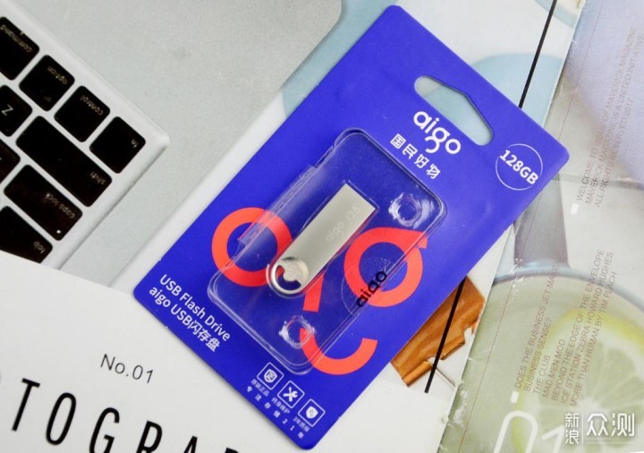 当aigo U盘遇到USB3.2接口，是种什么体验？_新浪众测