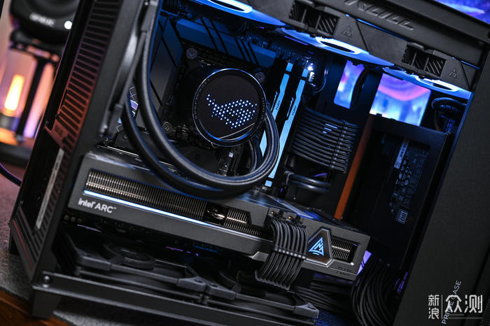 蓝戟A770+ROG Z690G+AP201侧透装机及桌搭展示_新浪众测